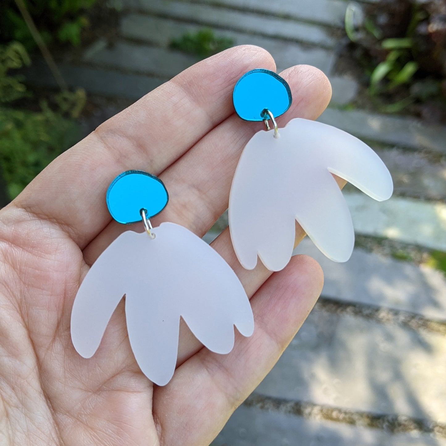 * Sample* Daisy Drop Earrings