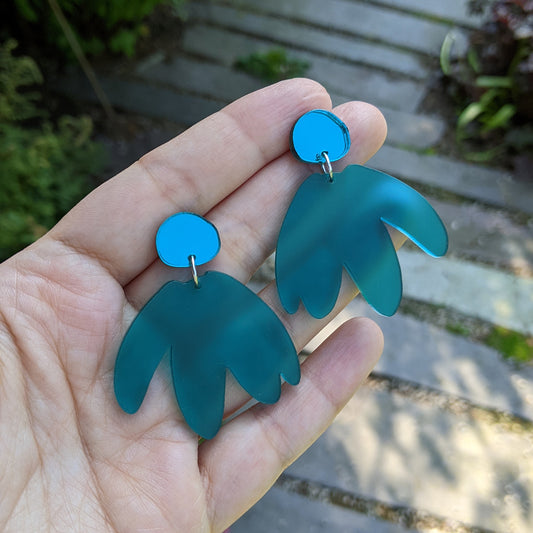 * Sample* Daisy Drop Earrings