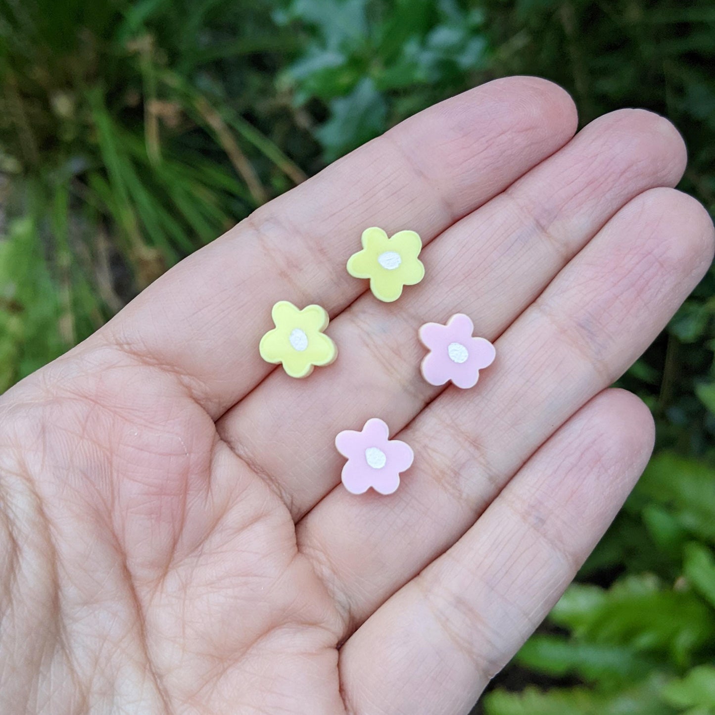 Small Daisy Studs