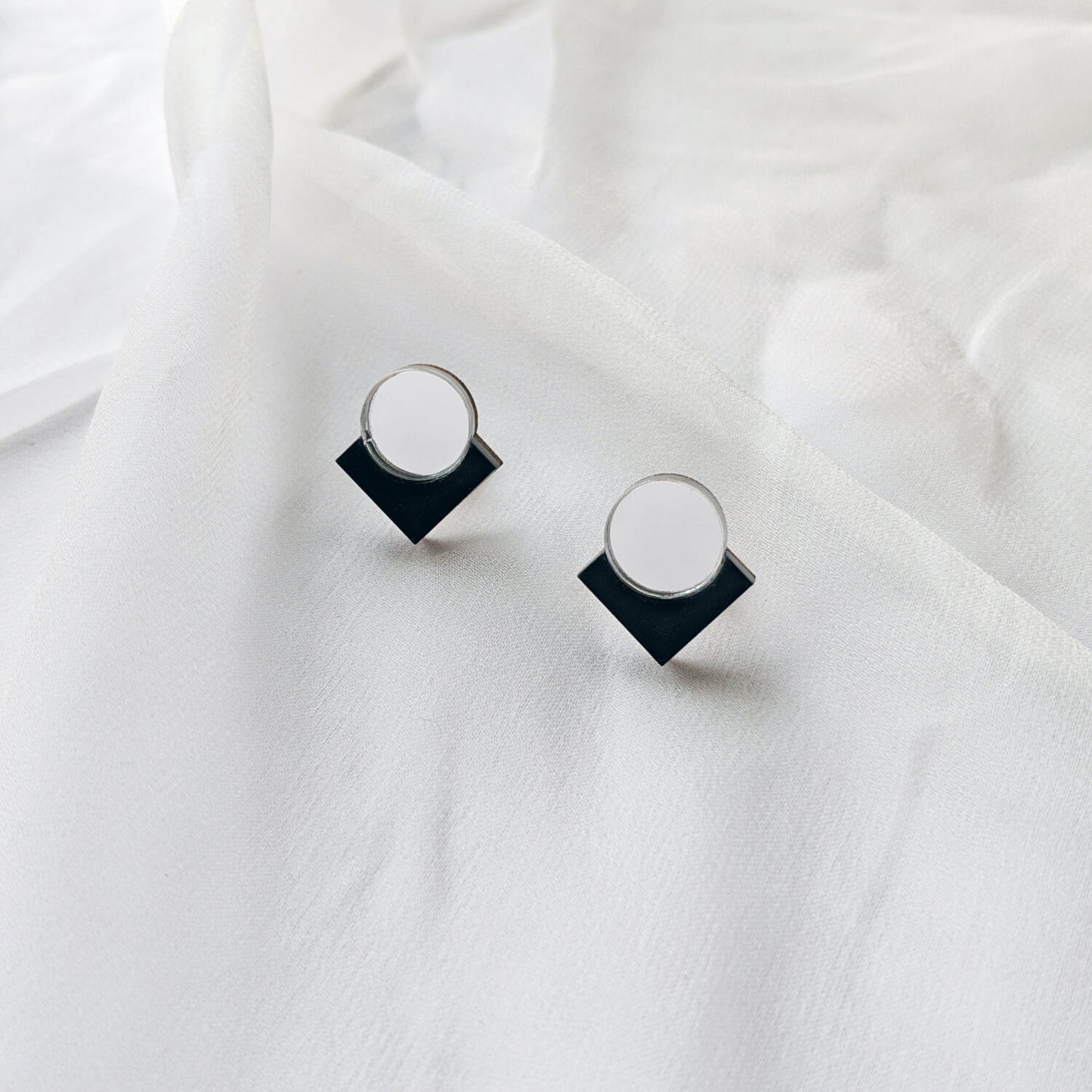 Deco Dot Stud Earrings