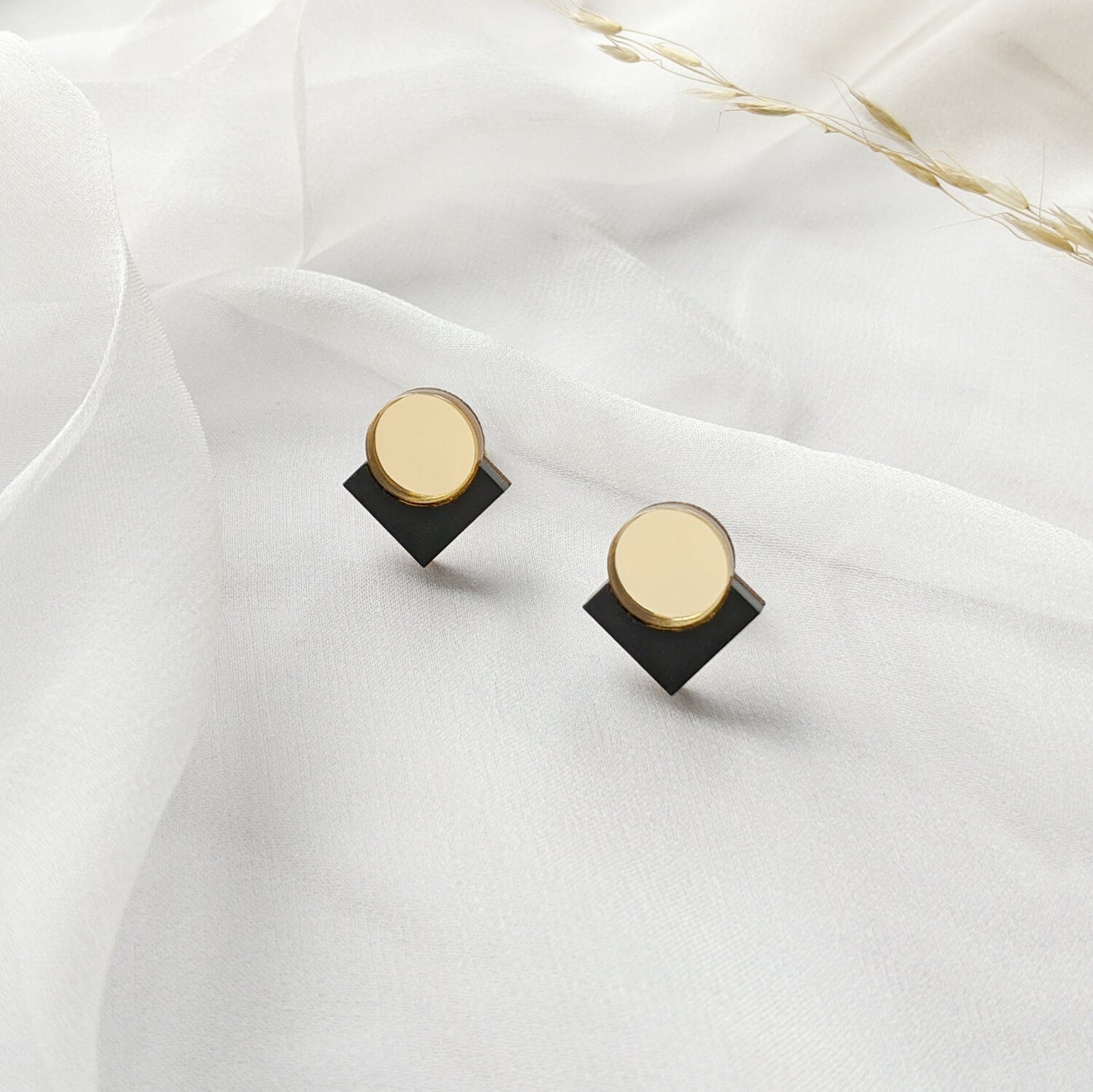 Deco Dot Stud Earrings