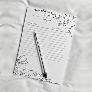 Simple Floral To-Do List Notepad - The Moonlit Press