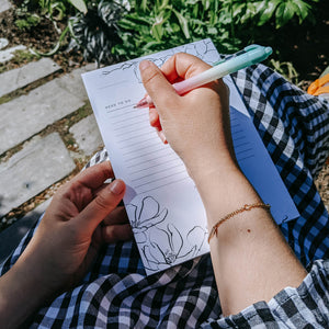 Floral To-Do List Daily Desk Planner - The Moonlit Press